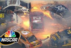 Произошла ужасная авария с участием 18 гоночных машин (видео)