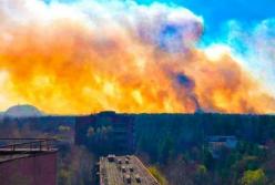 Пожар в Чернобыле подходит к хранилищам радиоактивных отходов (видео)