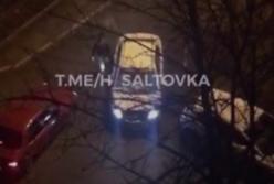 В Харькове мужчина прыгал на лобовом стекле автомобиля (видео)