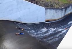 12 нелегальных и очень опасных водных горок (видео)