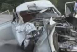 Смертельная авария: лобовое столкновение унесло 3 жизни (видео)