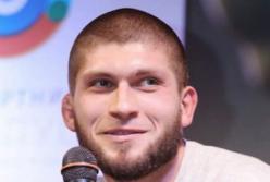 Наглое нападение на "киборга" Дмитрия Вербича сняла камера наблюдения (видео)