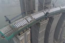 Первый в мире горизонтальный небоскреб строят в Китае [видео]