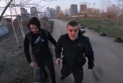 В Киеве полицейский с товарищами жестоко избили водителя квадроцикла (видео)