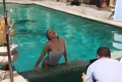 Мокрая и почти голая: Тина Кароль показала сексуальный кадр нового клипа (видео)
