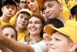 Елена Зеленская приехала детский лагерь в Артек (видео)