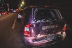 В Киеве пассажирский автобус из Беларуси столкнулся с тремя легковушками (видео)