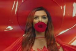 Алые губы: Седокова выпустила новый пикантный клип (видео)