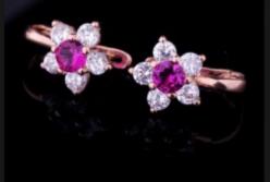 Воспитательница грабила детей в детсаду и относила золото в ломбард (видео)