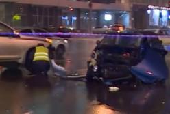 Жуткие кадры с места столкновения 5 авто: женщину-водителя вырезали из груды металла (видео)