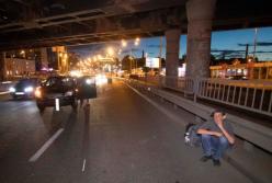 В Киеве пьяная женщина, перебегавшая шесть полос движения, попала под колеса автомобиля (видео)