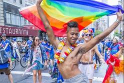 Самые яркие моменты Нью-Йоркского гей-парада (видео)