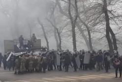 Стрельба и взрывы: в Алматы силовики проводят "зачистку" (видео)
