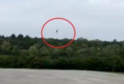 Опубликовано видео падения вертолета на Труханов остров (видео)