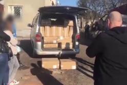 На Волыни контрабандист при побеге наехал на полицейского (видео)