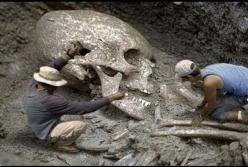 Древние люди-великаны: в Сардинии найден скелет огромных размеров (видео)