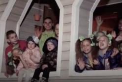 У этой женщины в 33 года - 18 детей и 7 внуков (видео)