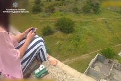 Патрульные спасли молодую самоубийцу в Кропивницком (видео)