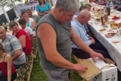 Сын сделал подарок отцу, обещанный еще в детстве