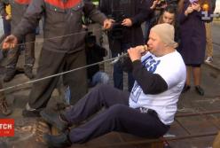 За что украинский силач попал в Книгу рекордов Гиннесса (видео)