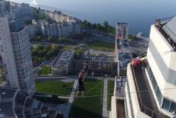 Рекорд Украины с риском для жизни: почти 100 м над землей (видео)