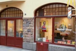 McDonald’s открыл барбершоп, где делают одну прическу (видео)