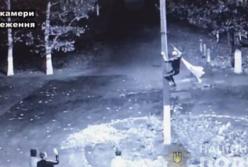 В Одесской области вандал вытер ноги о флаг Украины (видео)