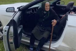 90-летняя бабушка устроила дрифт на кабриолете (видео)