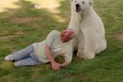 Дикий зверь - друг на всю жизнь: самые невероятные отношения (видео)