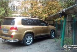 Одессит угнал свое авто со штрафплощадки и попал в ДТП (видео)