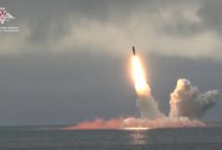 Пуск баллистической ракеты с российской атомной подлодки (видео)