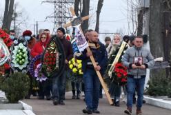 В Житомире простились с бойцом ВСУ, погибшим от пули снайпера (видео)