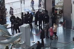 Захват Ocean Plaza в Киеве: кадры изнутри (видео)