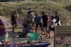 Туристов в Крыму избили ногами за отказ платить за фото (видео)