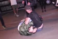 Массовые ночные разборки в Киеве с участием более 20 человек: есть пострадавшие (видео)