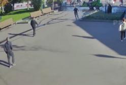 В Харькове трое неадекватов набросились с кулаками на коммунальщиков (видео)