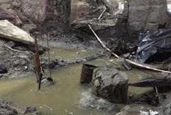 В Киеве из-за прорыва трубы затопило раскопки на Подоле (видео)