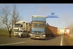 Под Николаевом столкнулись сразу четыре фуры: есть жертвы (видео)