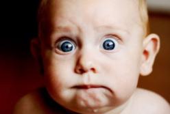 Первая реакция ребенка на маму в маске: "Мама, это не ты!"! (видео)