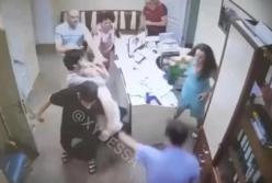 В сельсовет под Одессой ворвался мужчина с ножом (видео)