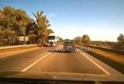 Нашлась съемка обрушения моста в Харькове (видео)