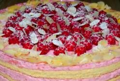 "Розовая  мечта": нежный торт без выпечки новым способом (видео)
