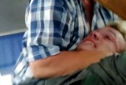 Матерился и пытался душить. В Славянске водитель выкинул из маршрутки пассажира (видео)