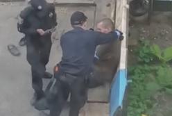 Фашистские методы работы новой полиции: издеваться над беззащитными они - герои (видео)