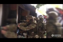 На Киевщине задержали банду с криминальным авторитетом во главе (видео)