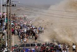 12 самых огромных волн в истории. Мощнейшие цунами (видео)