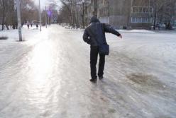 Задержки самолетов и сотни ДТП: после снега Украину ждут морозы и гололед (видео)