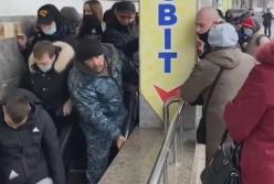 В Полтаве "штурмуют" магазины секонд-хенд (видео)