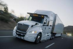 В США успешно испытали самоуправляемый грузовик (видео)