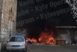 В Киеве на Троещине произошел пожар со взрывами (видео)